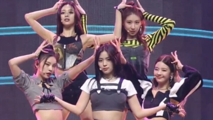 Hội chứng bật mic xuất sắc! ITZY “WANNABE + LOCO” sân khấu HD 211114