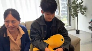 女生陪闺蜜相亲，发现相亲对象居然是闺蜜前任！！
