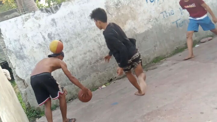 bumagsak Ang bola sa ulo ni Ileng 🤣🤣🤣