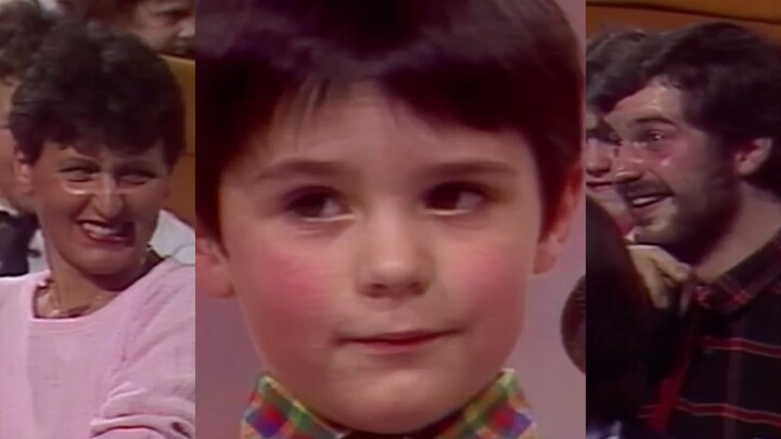 Cậu bé ngây thơ chia sẻ: "Công việc của bố là đổ bô," điều này từng khiến người bố ngồi dưới khán gi