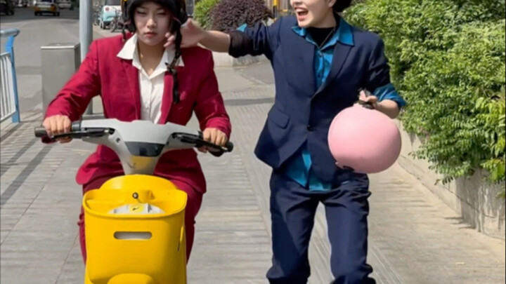 Meniru video yang disukai ayah dan ibu saya