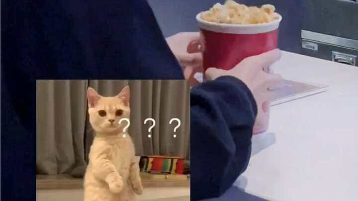 Little bro, you’ve gotta master this move! The guy in red is all smiles as he looks at you!