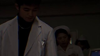 "Tướng quân, thực ra hôm đó tôi đã dùng hai chân."