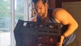 Henry Cavill - How To Build A Superman Gaming PC