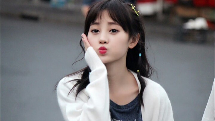 【Ju Jingyi】She was so cute in her early days!