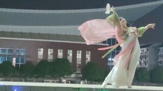 The evening breeze also prefers her skirt丨Feiyu Hanfu Club of Guangxi University for Nationalities i