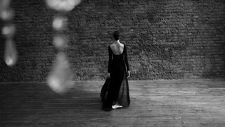"Black Swan" di dunia nyata menari dengan anggun. Apakah Anda jatuh cinta dengan tariannya?