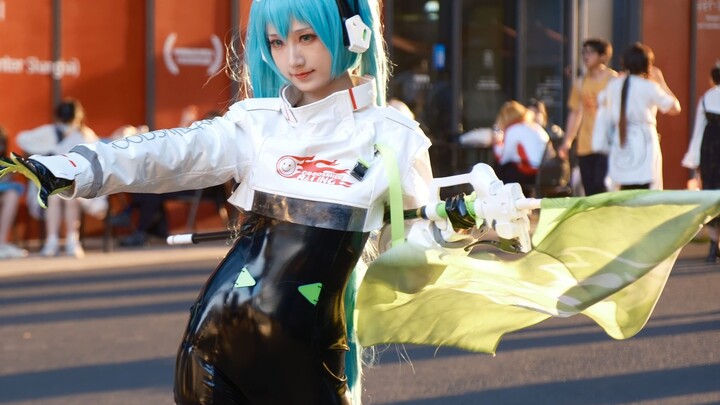 [นิทรรศการการ์ตูนเซี่ยงไฮ้ CP29] Racing Miku cos 4K