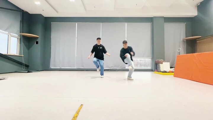 ليو ياوون | مقطع الرقص اليوم متاح الآن! اجعل رقص ياوون العفوي والخفيف يملأ صفحتك الرئيسية!