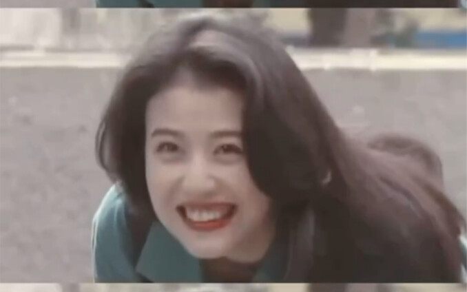 สายตาสั้น 1200 องศาก็ไม่อาจบดบังความงามของเธอได้! ทั้งขี้เล่นทั้งเซ็กซี่สุดๆ!