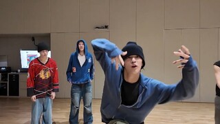 พรสวรรค์ด้านการเต้นของอันเกียนหาวนี่น่าเคารพจริงๆ