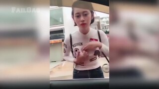 Lucu|Gabungan Cuplikan Perilaku Lucu