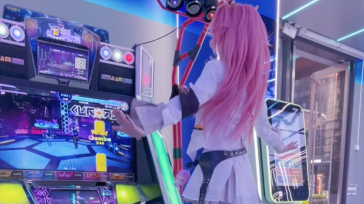 Momoi Airi nhảy Happy Synthesizer~