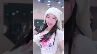 NewJeans - 'OMG' 🐰 Dance Cover by INNER