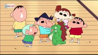 bersih bersih gudang bersama bu guru crayon shinchan