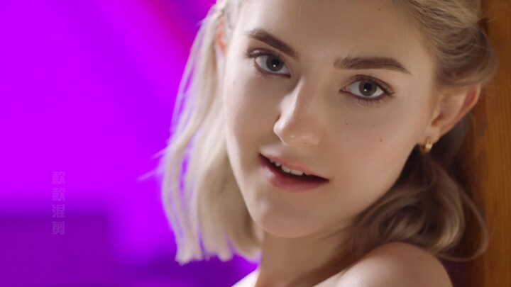 Người đẹp hàng đầu Nga Eva Elfie