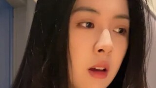Người qua đường nghĩ rằng cô ấy đang biểu diễn nhào lộn