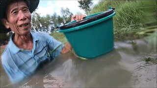 70ยังแจ๋วพ่อใหญ่หมอแคนว่ายน้ำข้ามหนองหาหอยโครตหมาน
