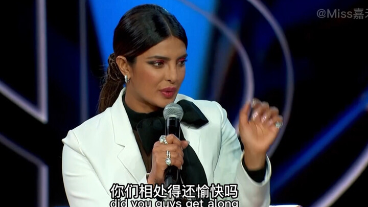 تشوبرا بريانكا: “لماذا تبدو النساء في كثير من الأحيان غير موحّدات؟”