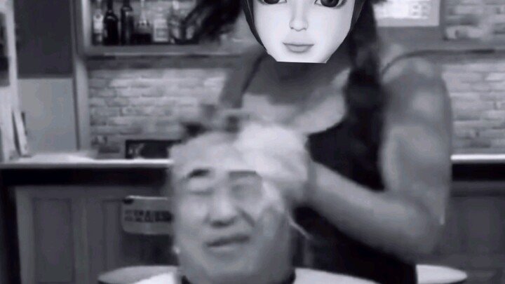 I’m Chen Sisi…