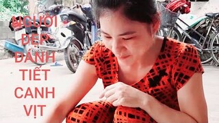 VỊT QUẤN LÁ SEN HẤP RẤT NGON.và người đẹp đánh tiết canh quá đỉnh.  Biển Nguyễn ngọc