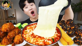 ASMR MUKBANG 직접 만든 양념 치킨 치즈 스틱 김밥 레시피 & 먹방 FRIED CHICKEN AND FIRE NOODLES EATING SOUND!