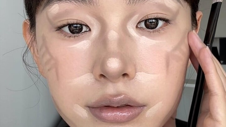 ใบหน้ารูปไข่ได้เพิ่มมิติความสามมิติ