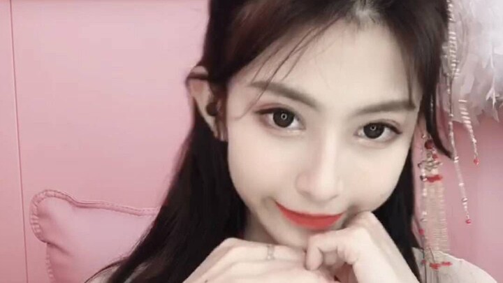 If you want your big sister’s love, of course the little brother has to give it his all!