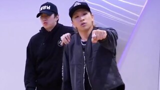 تحدي الرقص لـ TAEYANG وبارك جاي بوم "Shoong"