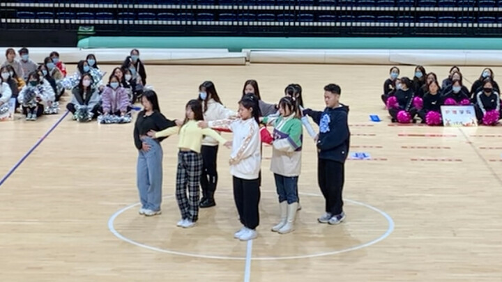[เต้นรำมากขึ้นเรื่อยๆ ในหยุนนาน] มหาวิทยาลัยการแพทย์คุนหมิงเต้นรำ More and More เวอร์ชันซ้อม และเสีย
