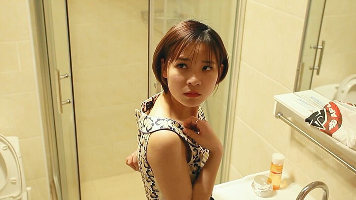 Phim giật gân: Cô gái bị người khác rình mò, nhưng thay vì bỏ chạy, cô lại tự tay trừng trị kẻ đó!