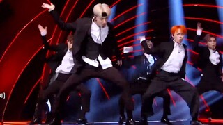 Boyband berusia 19 tahun VS Boyband berusia 22 tahun