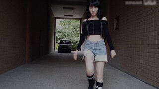 Dark Women nhảy Maria, đoán tuổi của cô ấy bằng cách nhìn vào bìa