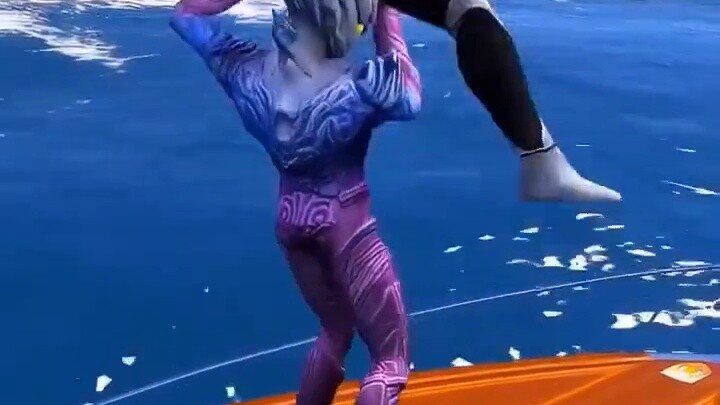 Zero Belial Tiga is so beautiful in women's clothing, but he was discovered by the mysterious four