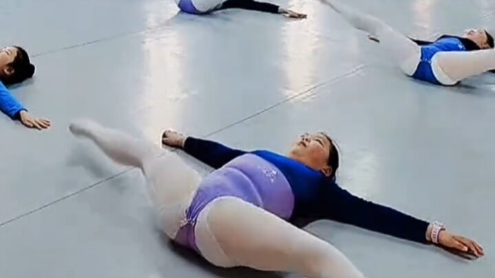 Dancer hip slapping