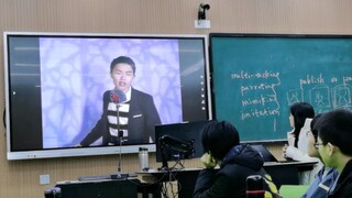 (คลิปตลก) เมื่อเธอรีเมค RickRoll แล้วเปิดให้ดูในห้องเรียน