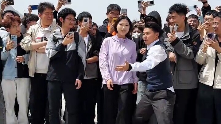 Shanxi Zhongbei University University students confidently jumped and rejected social phobia