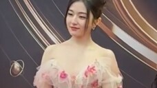 Weibo Night red carpet, Yu Shuxin has lost a lot of weight, Shen Yue and Li Landi are pleasing to th