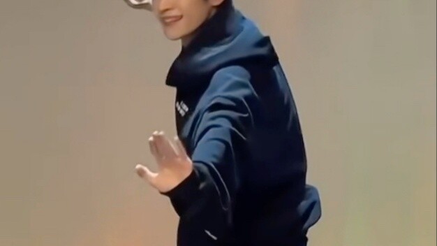 [Ziyu] Who knows? Ziyu's dance has me hooked on several platforms. I can't help but share it~
