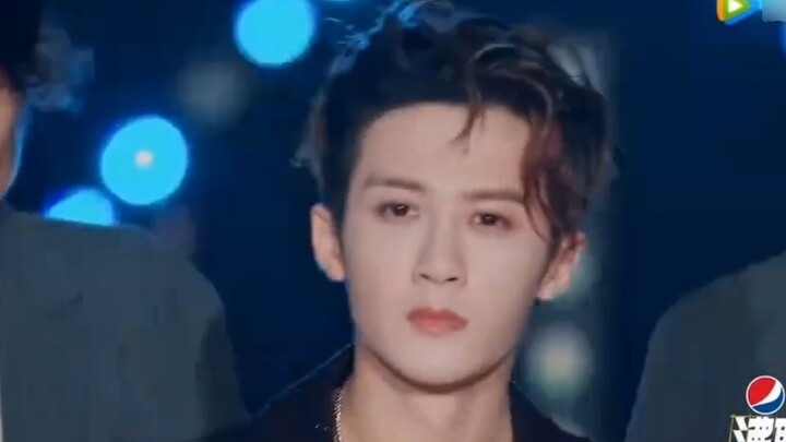 ฉันสามารถดูรูปลักษณ์นี้ได้ร้อยครั้ง! ! Tan ลูกของฉันเป็นอัจฉริยะตัวน้อยที่สามารถติดขัดได้ตลอดเวลา