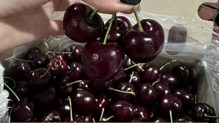 ما رأيكم يا جماعة في الكرز؟