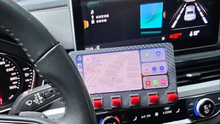 Turning an old phone costing just a few hundred yuan into a car infotainment system