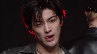 كورتيس «فاشن» 250918 منصة تقديم الأغنية