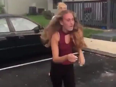 Sức chiến đấu của các chị ấy không xứng với khát khao chiến đấu của họ.