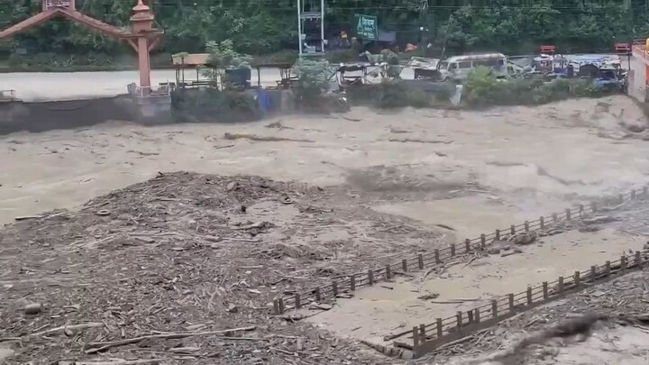 massive flash flood 4