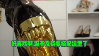 ถ้าฉันใส่รองเท้าคู่นี้คงไม่มีผู้ชายกล้าเข้าใกล้ฉัน!