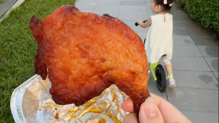 Ngajakin anak jalan-jalan itu capek banget! Dari siang ngajak jalan sampai makan malam...