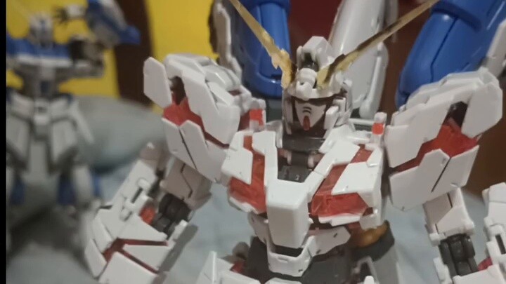 เมื่อคุณค้นพบว่ากระเป๋าเป้สะพายหลังของ rg manatee สามารถติดตั้งบนหลังของยูนิคอร์น rg ได้...