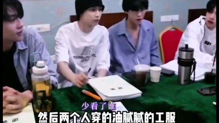 Hahaha, sekali baca naskah adegan dendam, langsung ketahuan si tua dan si muda!