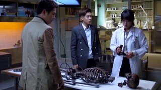 女人被害后浸泡氢氟酸，尸体变白骨增加破案难度，整容细节确定死者身份！特案组2-7